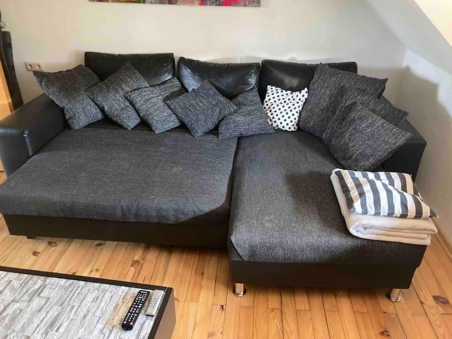 Sonnige Etagen-Wohnung, Alleinige Nutzung, Wasserbett Neunkirchen  Bagian luar foto
