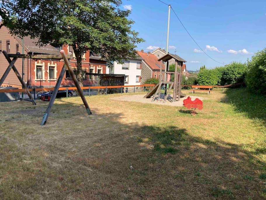 Sonnige Etagen-Wohnung, Alleinige Nutzung, Wasserbett Neunkirchen  Bagian luar foto